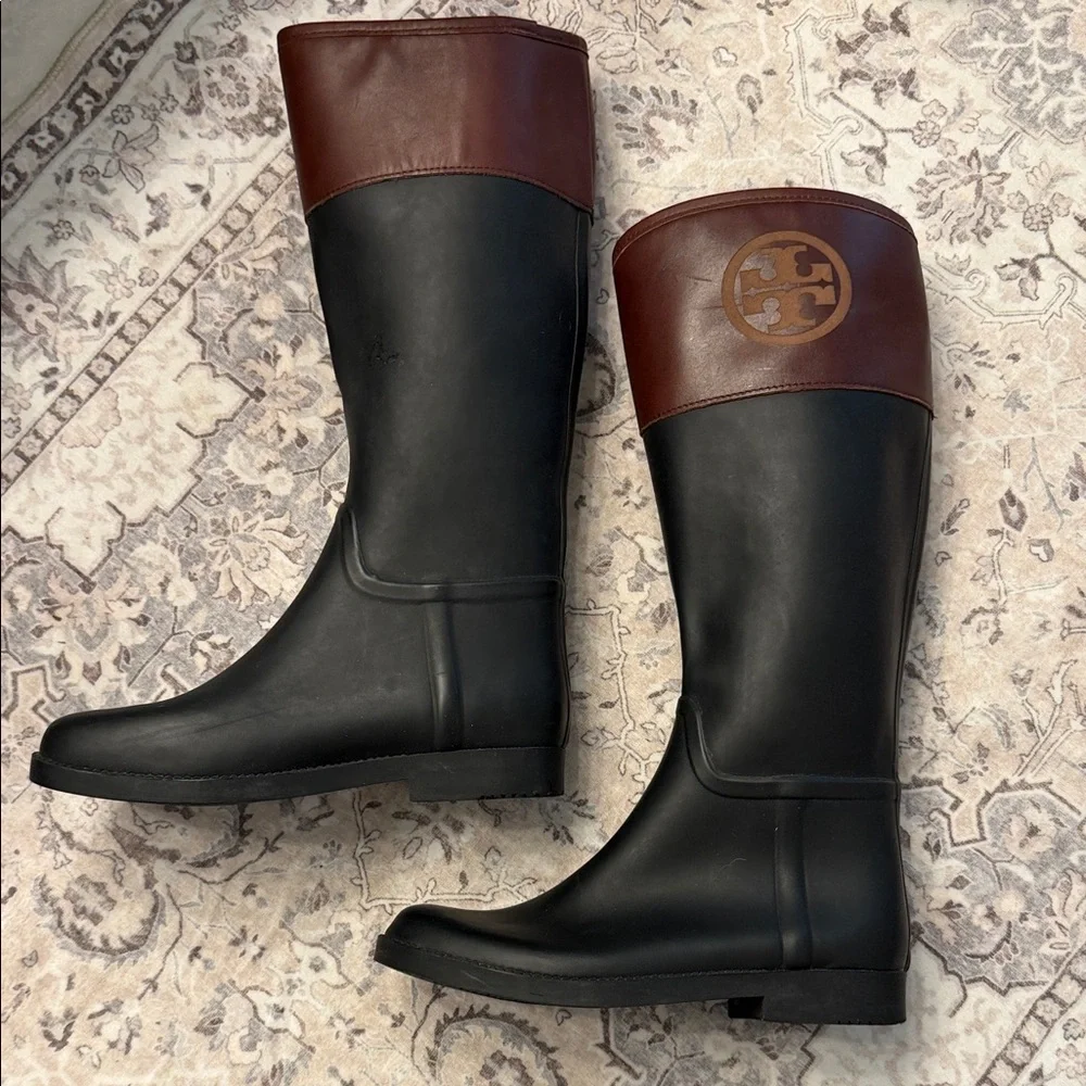 Tory Burch classic tall